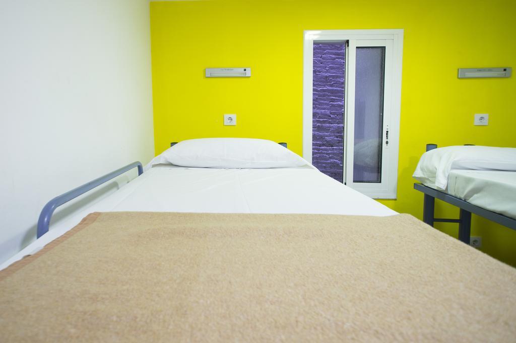 Center-Ramblas Guest House Барселона Екстериор снимка
