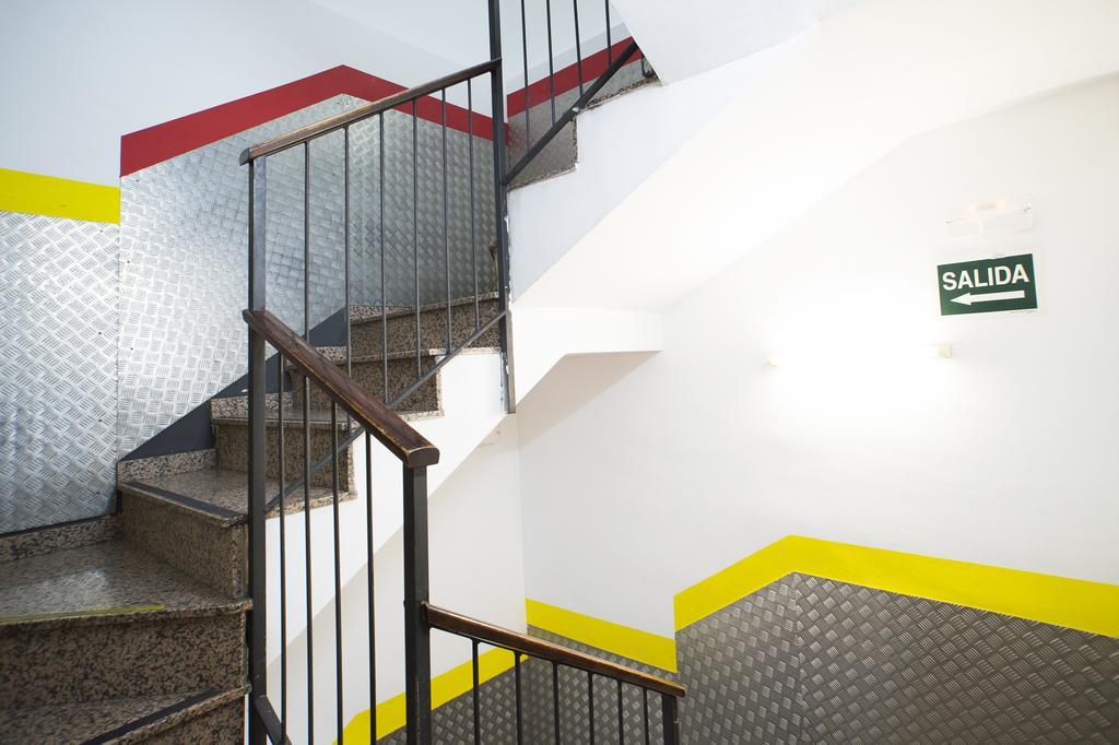 Center-Ramblas Guest House Барселона Екстериор снимка
