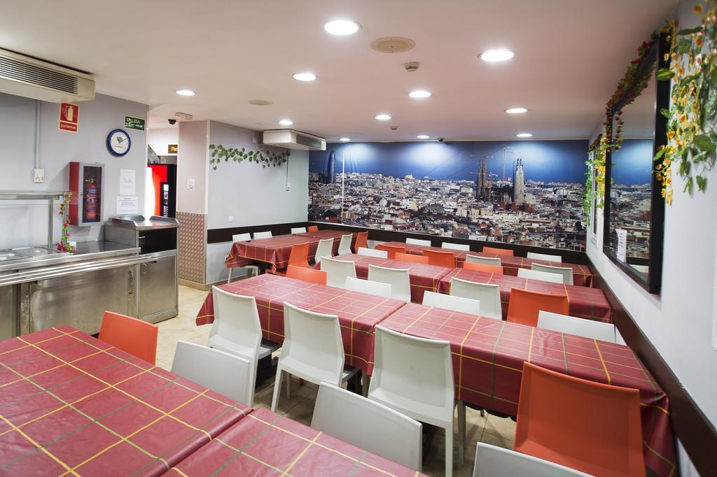Center-Ramblas Guest House Барселона Екстериор снимка